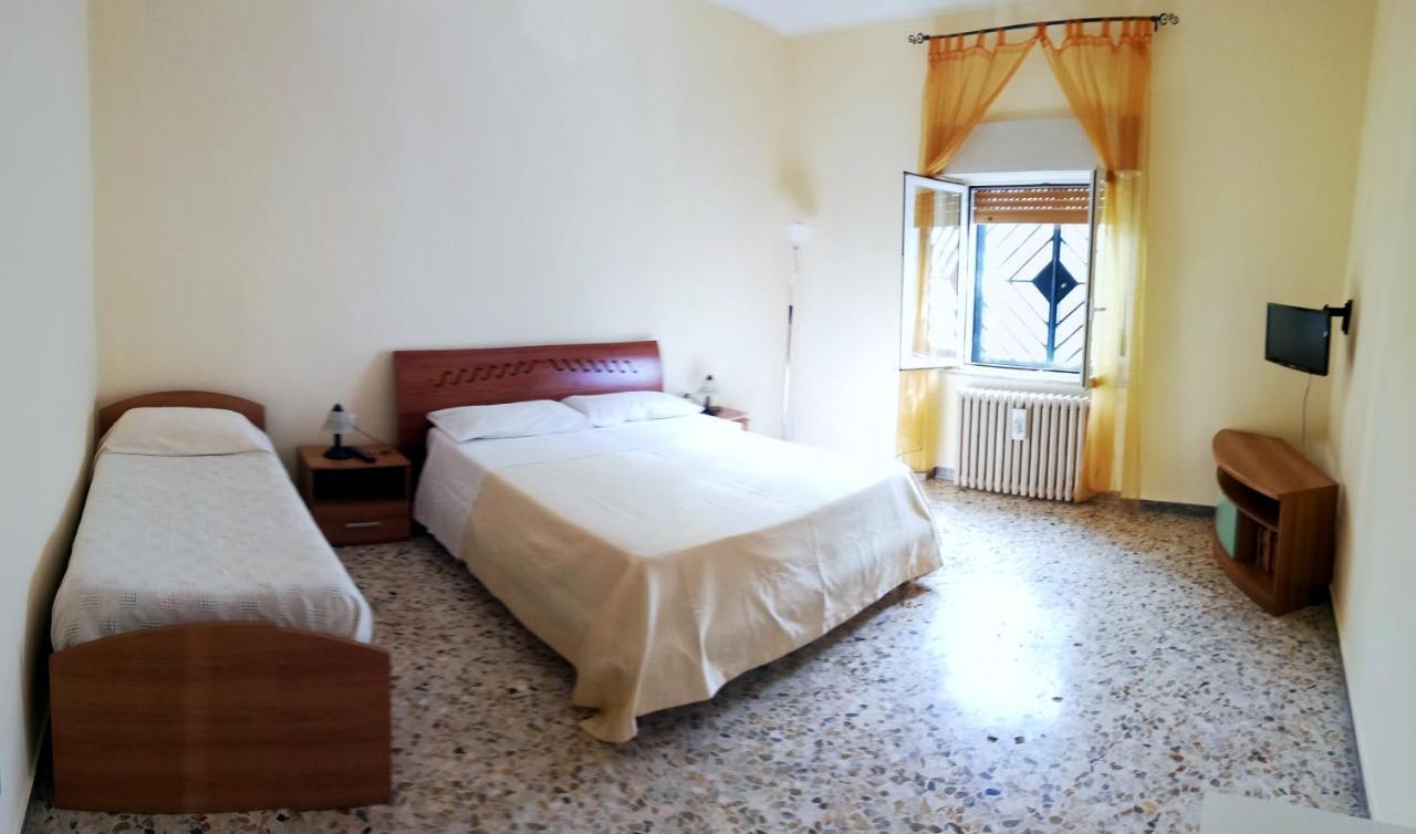 Lucia'S Apartaments Bari Kültér fotó